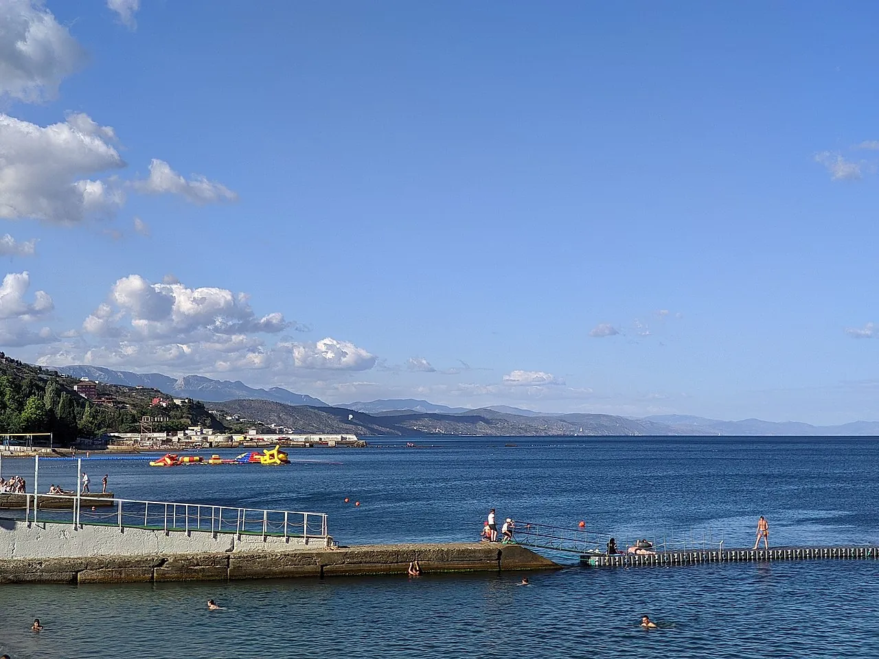 Отдых в Крыму 2026. Почему туристы выбирают полуостров этим летом.